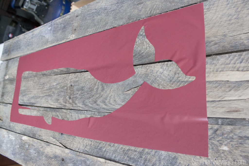 DIY Pallet Wood Photo Holder #nautical #whale #palletproject SouthernRevivals.com