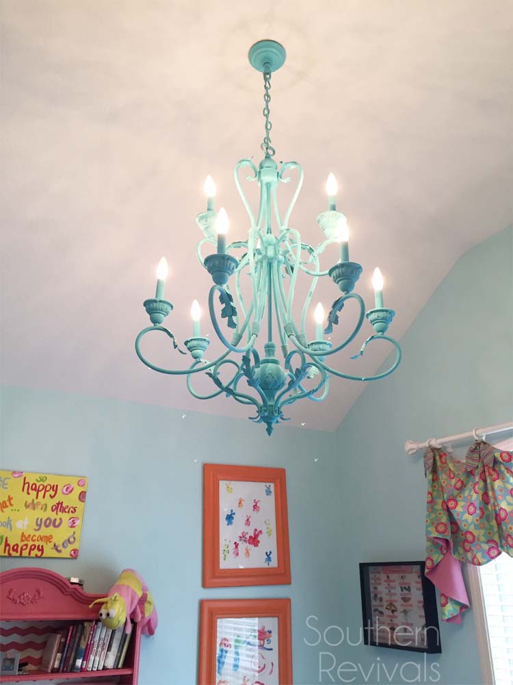 Fabulous DIY Easy Chandelier Makeover with Spray Paint in 1 Hour