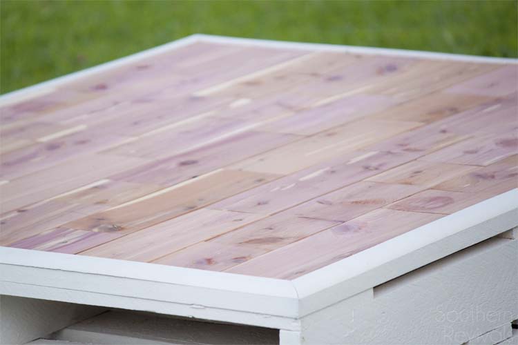 DIY Outdoor Pallet Coffee Table