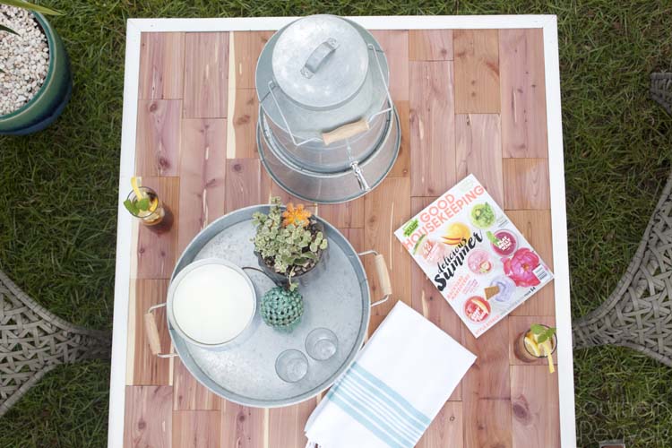 DIY Outdoor Pallet Coffee Table
