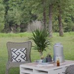 DIY Outdoor Pallet Coffee Table