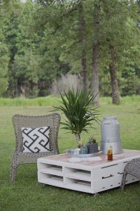 DIY Outdoor Pallet Coffee Table