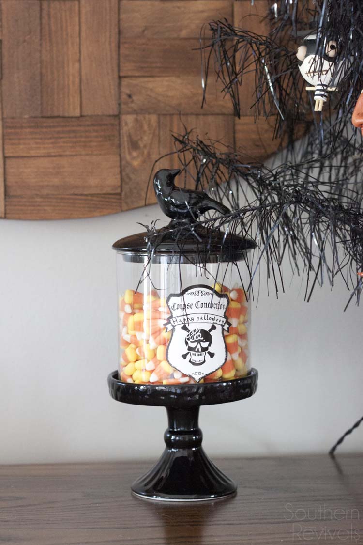 DIY Skeleton Hands Etched Glasses