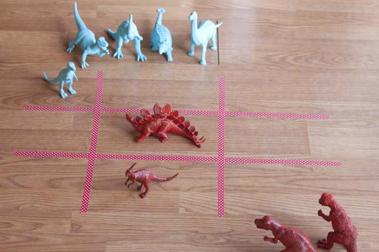 DIY Dinosaur Tic Tac Toe - a Kid's Valentine Party Game