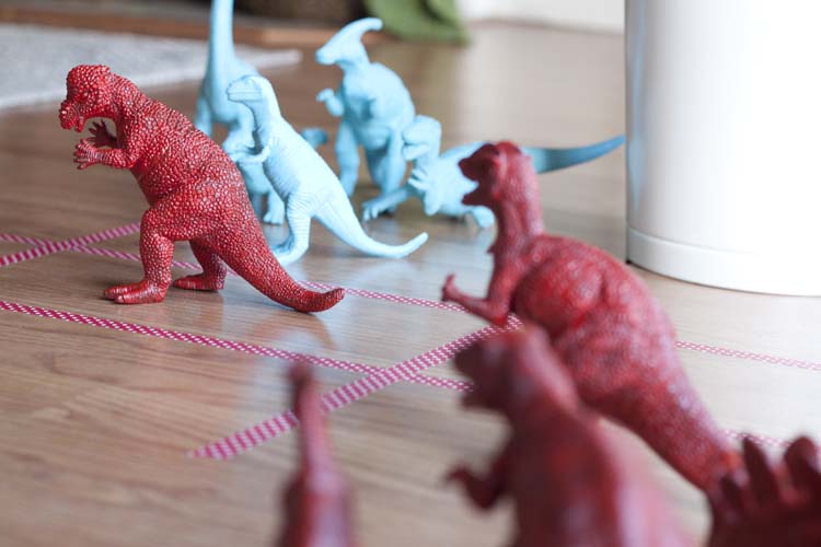 DIY Dinosaur Tic Tac Toe - a Kid's Valentine Party Game