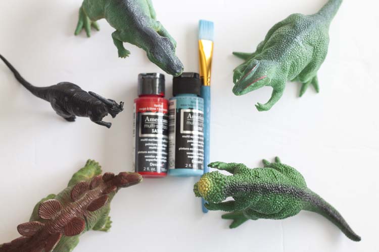 DIY Dinosaur Tic Tac Toe - a Kid's Valentine Party Game