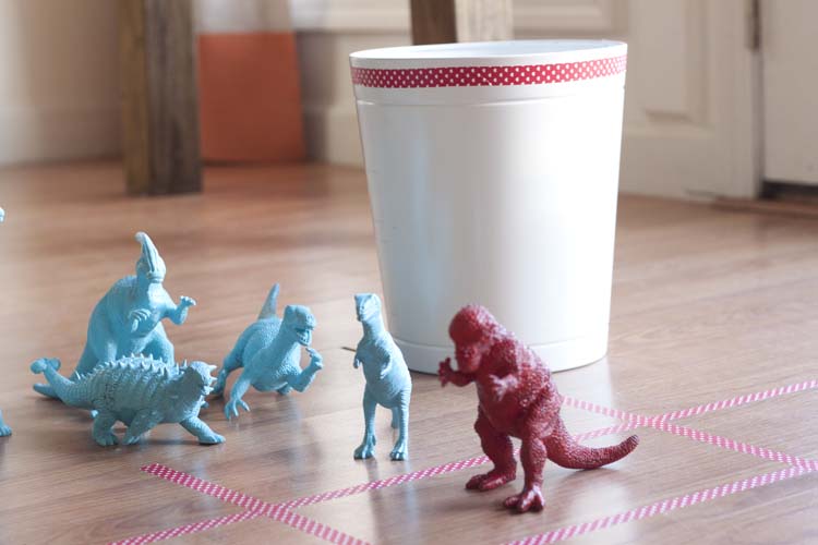 DIY Dinosaur Tic Tac Toe - a Kid's Valentine Party Game