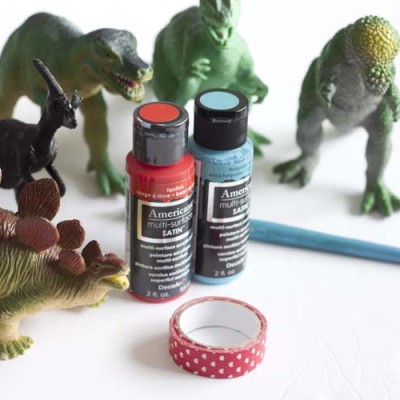 DIY Dinosaur Tic Tac Toe - a Kid's Valentine Party Game