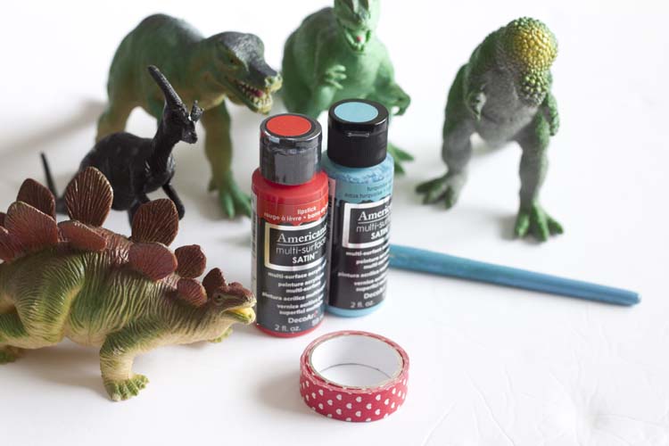 DIY Dinosaur Tic Tac Toe - a Kid's Valentine Party Game