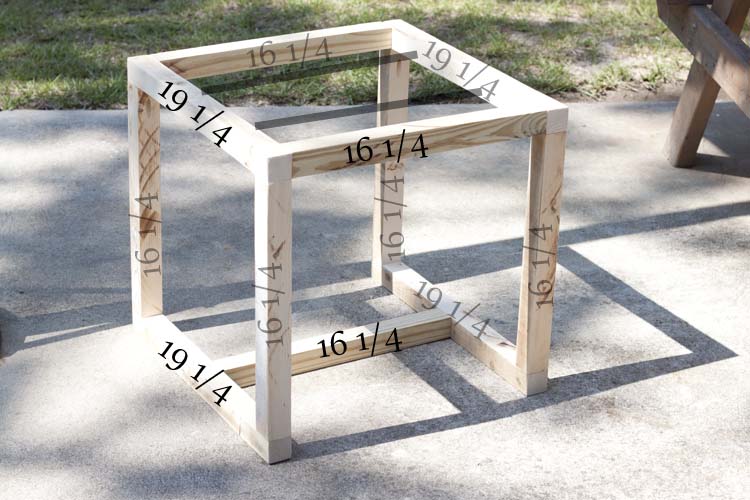 DIY Outdoor Side Table | Pottery Barn Knockoff