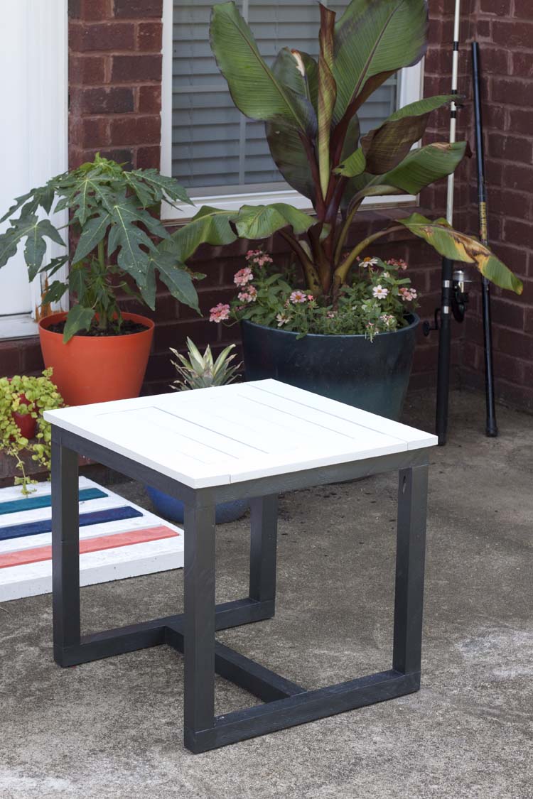 DIY Outdoor Side Table | Pottery Barn Knockoff