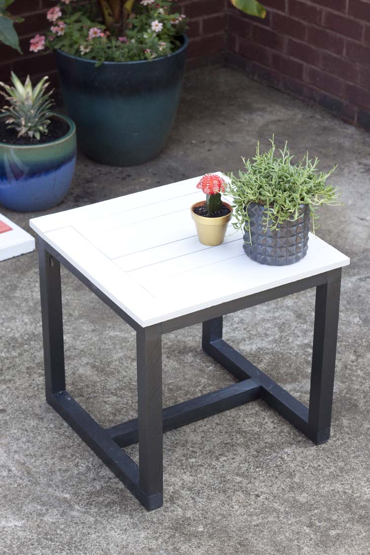 DIY Outdoor Side Table | Pottery Barn Knockoff