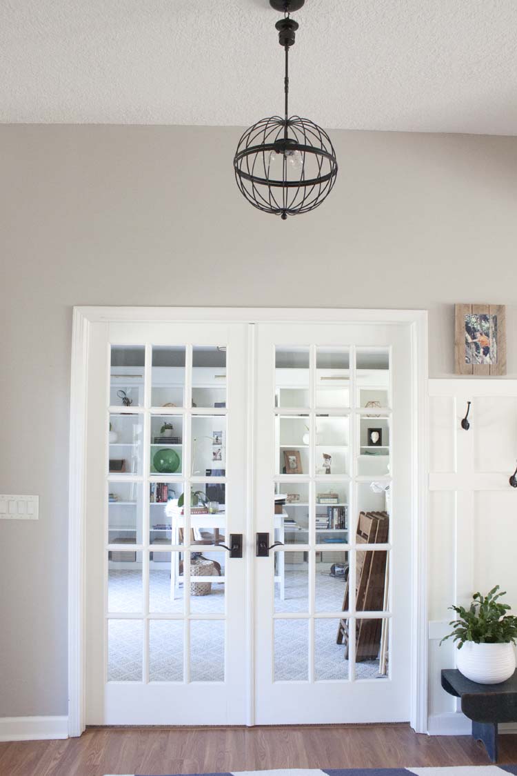 Farmhouse-style Foyer Entryway Makeover