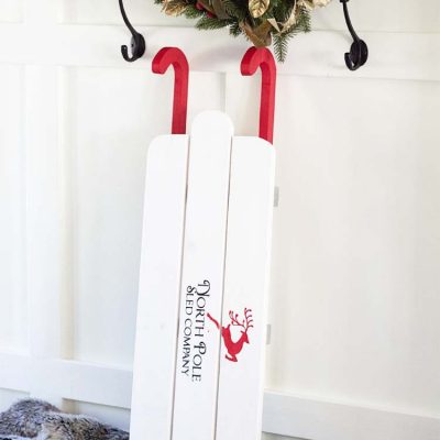 Quick & Easy DIY Sled for Christmas