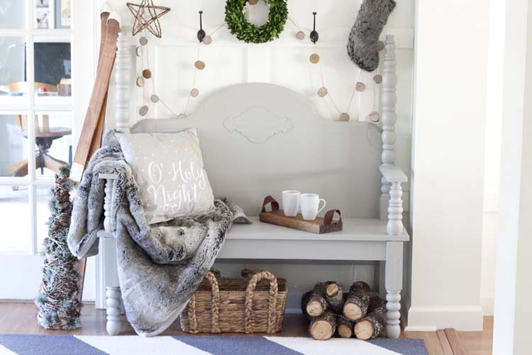 Farmhouse Christmas Entryway Styling Ideas