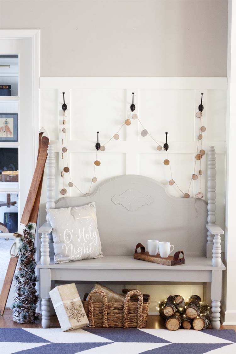 Farmhouse Christmas Entryway Styling Ideas