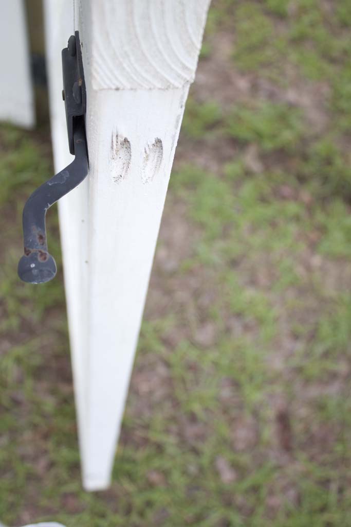 Farmhouse style DIY Garden Fence