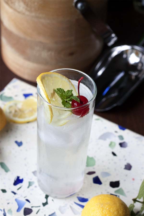 How to Make a Tom Collins Cocktail