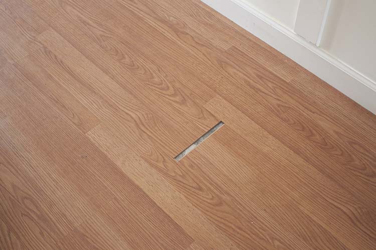 gap in laminate flooring