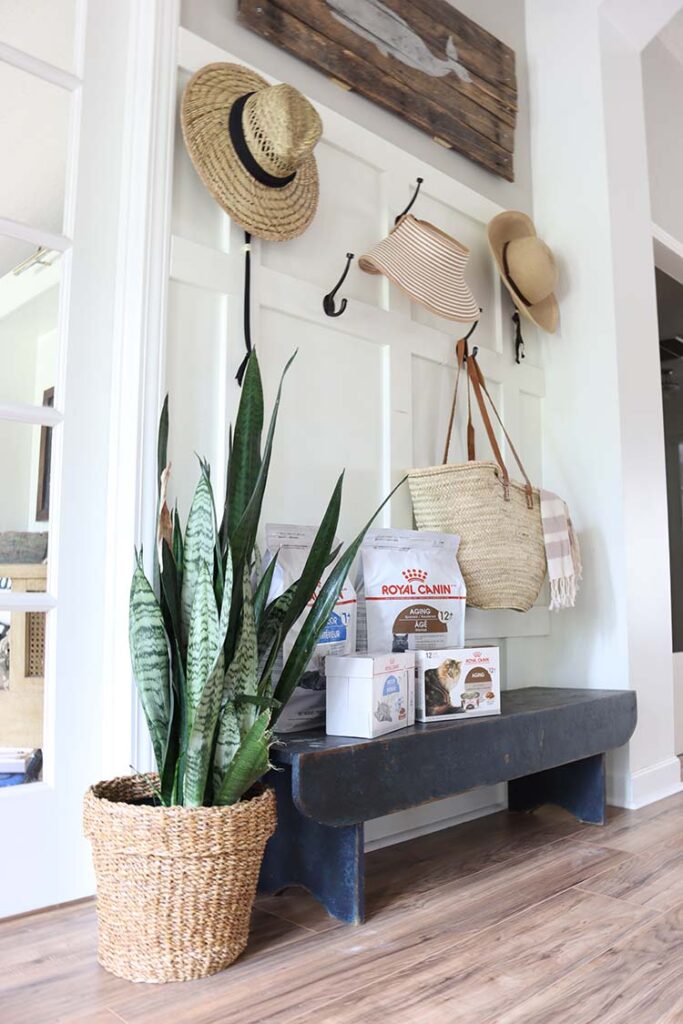 farmhouse-foyer